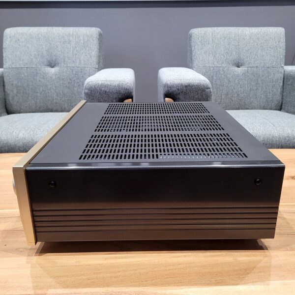 Accuphase-E-280-droit