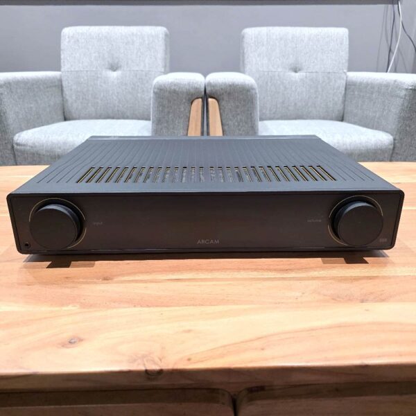 ARCAM - Amplificateur intégré RADIA A5 (Expo)