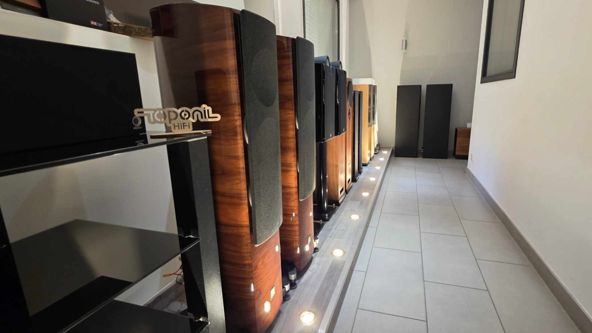 toponil-hifi-home-cinema-auditorium-3