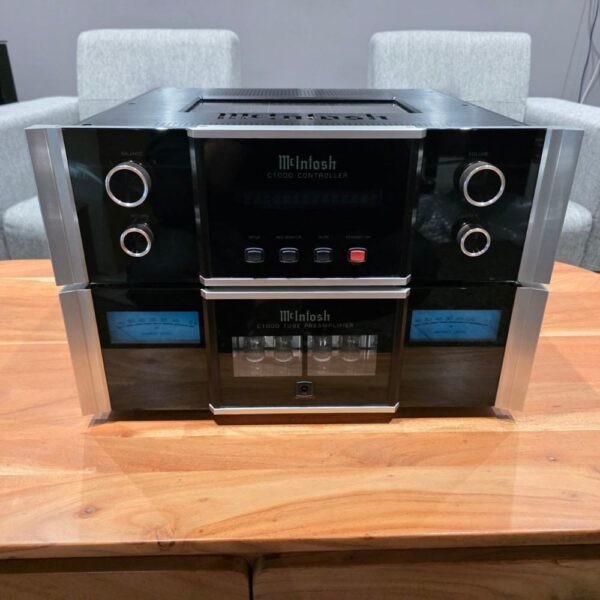 MCINTOSH – Préamplificateur à tubes C1000T + Contrôleur C1000C (Occasion)